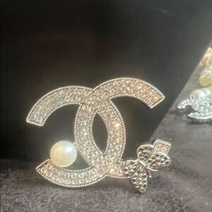 Elegant Silver and Pearl Brooch